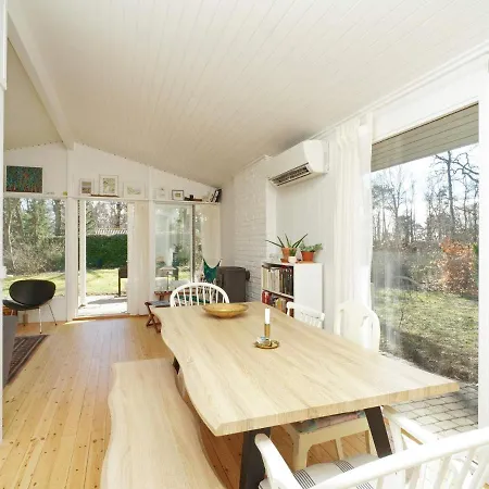 Iv Feriehus Melby